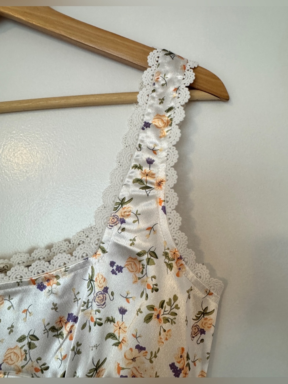 Princess Polly, Berlin Dress, Satin Floral Midi version, Aus 6/US 2/XS/S - Picture 9 of 12